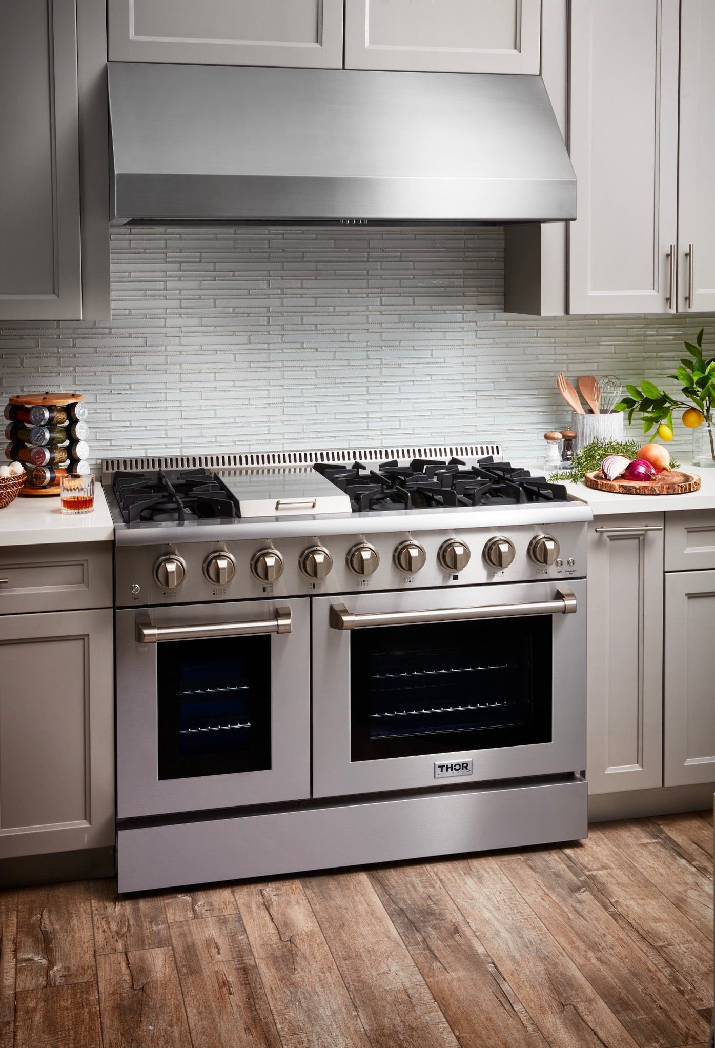 Thor Kitchen 48Inch 6.7 cu. ft. Professional Gas Range in Stainless S